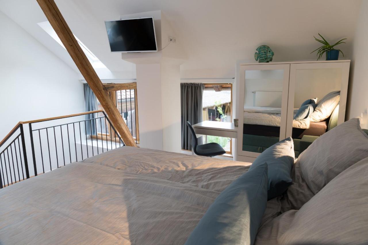 Wenkheimer Hof Ferienwohnung Ипхофен Екстериор снимка
